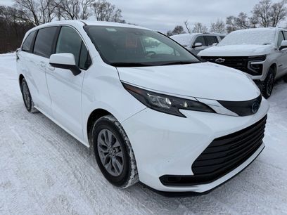 Used 2025 Toyota Sienna LE