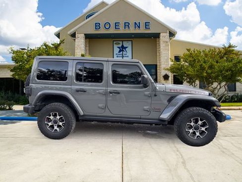 Used 2022 Jeep Wrangler Unlimited Rubicon w/ Cold Weather Group AWD/4WD image 5