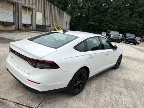 Used 2025 Honda Accord SE image 11