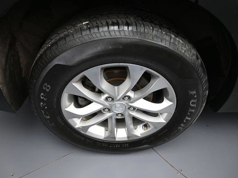 Used 2019 Hyundai Santa Fe SE AWD/4WD image 12