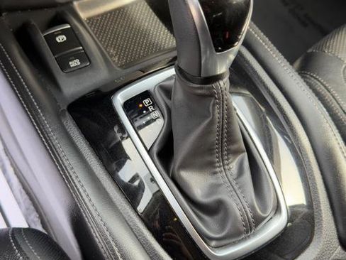 Used 2020 Nissan Rogue SL image 22