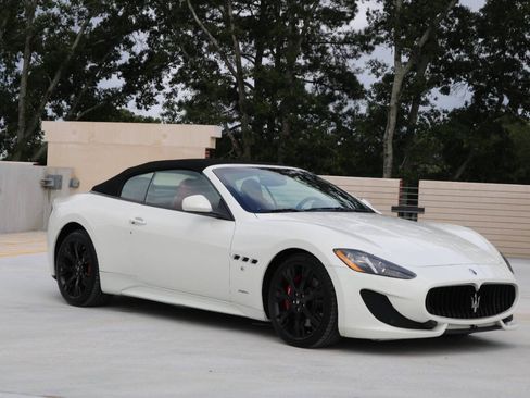 Used 2014 Maserati GranTurismo MC RWD image 2