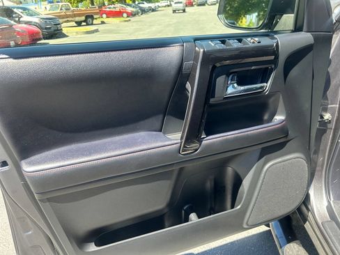 Certified 2023 Toyota 4Runner TRD Off-Road Premium w/ Moonroof Package AWD/4WD image 11