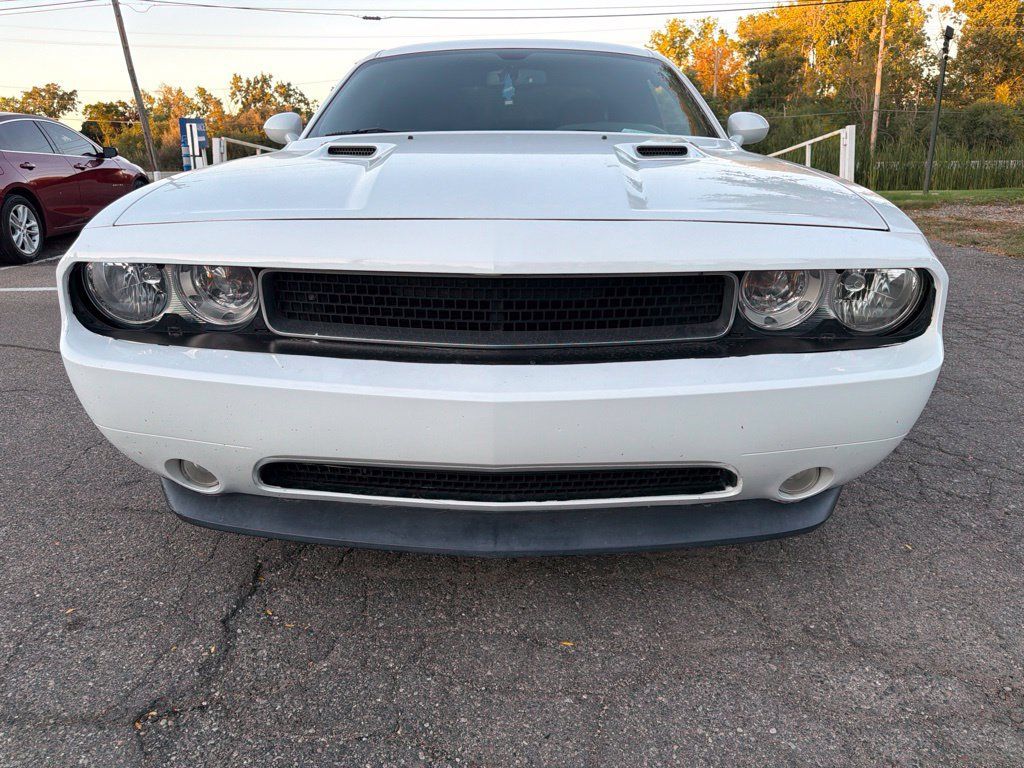 Used 2014 Dodge Challenger R/T Plus RWD image 2