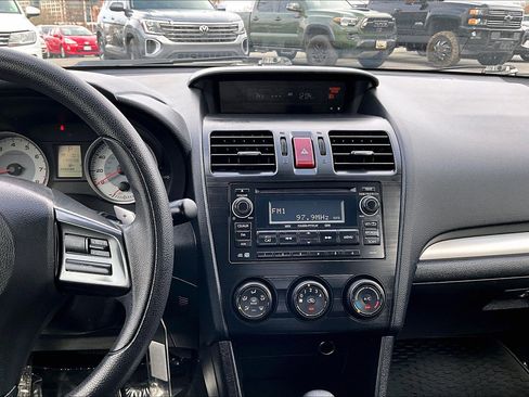 Used 2012 Subaru Impreza 2.0i Premium image 6