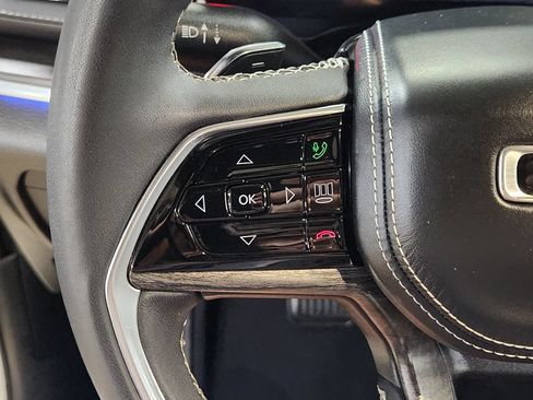 Used 2023 Jeep Grand Cherokee Overland w/ Luxury Tech Group IV AWD/4WD image 51