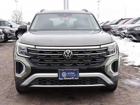 Certified 2025 Volkswagen Atlas Peak Edition SE image 4