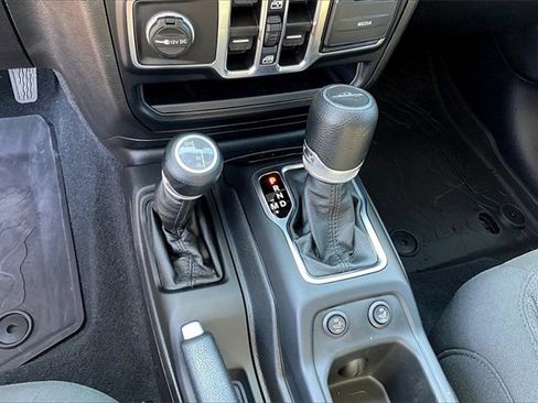 Used 2023 Jeep Gladiator Sport image 26