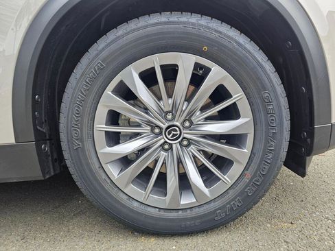 Certified 2024 MAZDA CX-90 Plug-In Hybrid w/ Preferred AWD/4WD image 9
