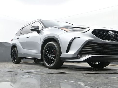 Used 2024 Toyota Highlander XSE image 27