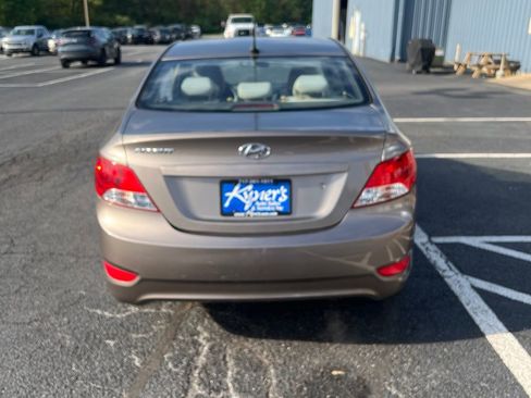 Used 2013 Hyundai Accent GLS FWD image 5