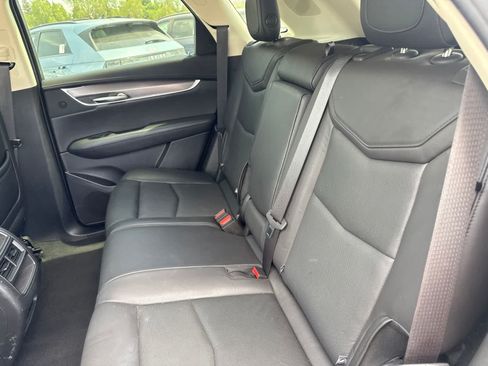 Used 2019 Cadillac XT5 Luxury w/ LPO, Radiant Package FWD image 17