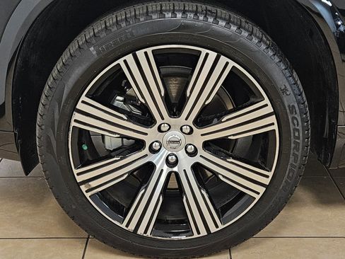 Certified 2025 Volvo XC90 B6 Plus w/ Protection Package Premier image 40