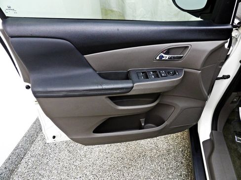 Used 2017 Honda Odyssey EX-L image 7