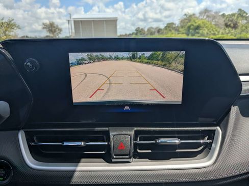Used 2025 Chevrolet TrailBlazer LT AWD/4WD image 24
