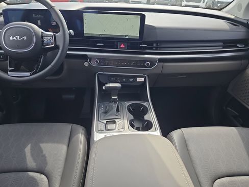 New 2026 Kia Carnival FWD image 14