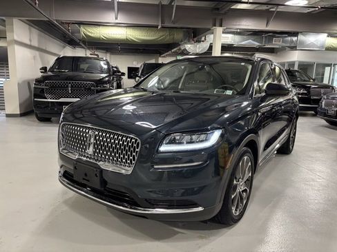 New 2022 Lincoln Nautilus Reserve image 3