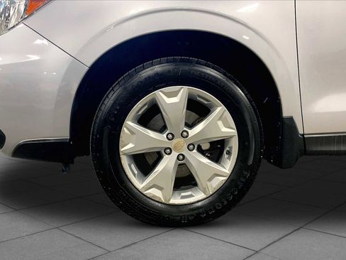 Used 2016 Subaru Forester 2.5i Limited AWD/4WD image 10
