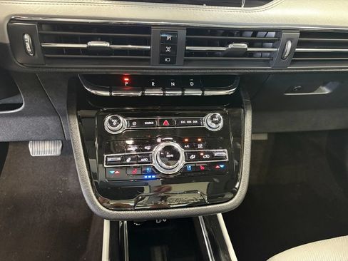 Used 2021 Lincoln Corsair AWD w/ Premium Package image 20