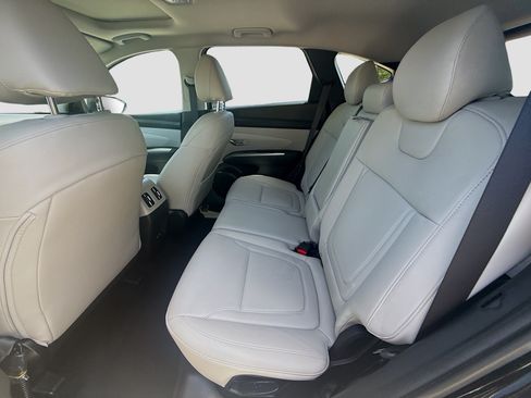 Used 2025 Hyundai Tucson SEL FWD image 24