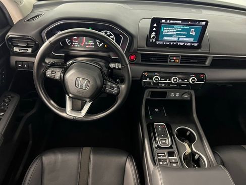 Used 2024 Honda Pilot Touring image 15