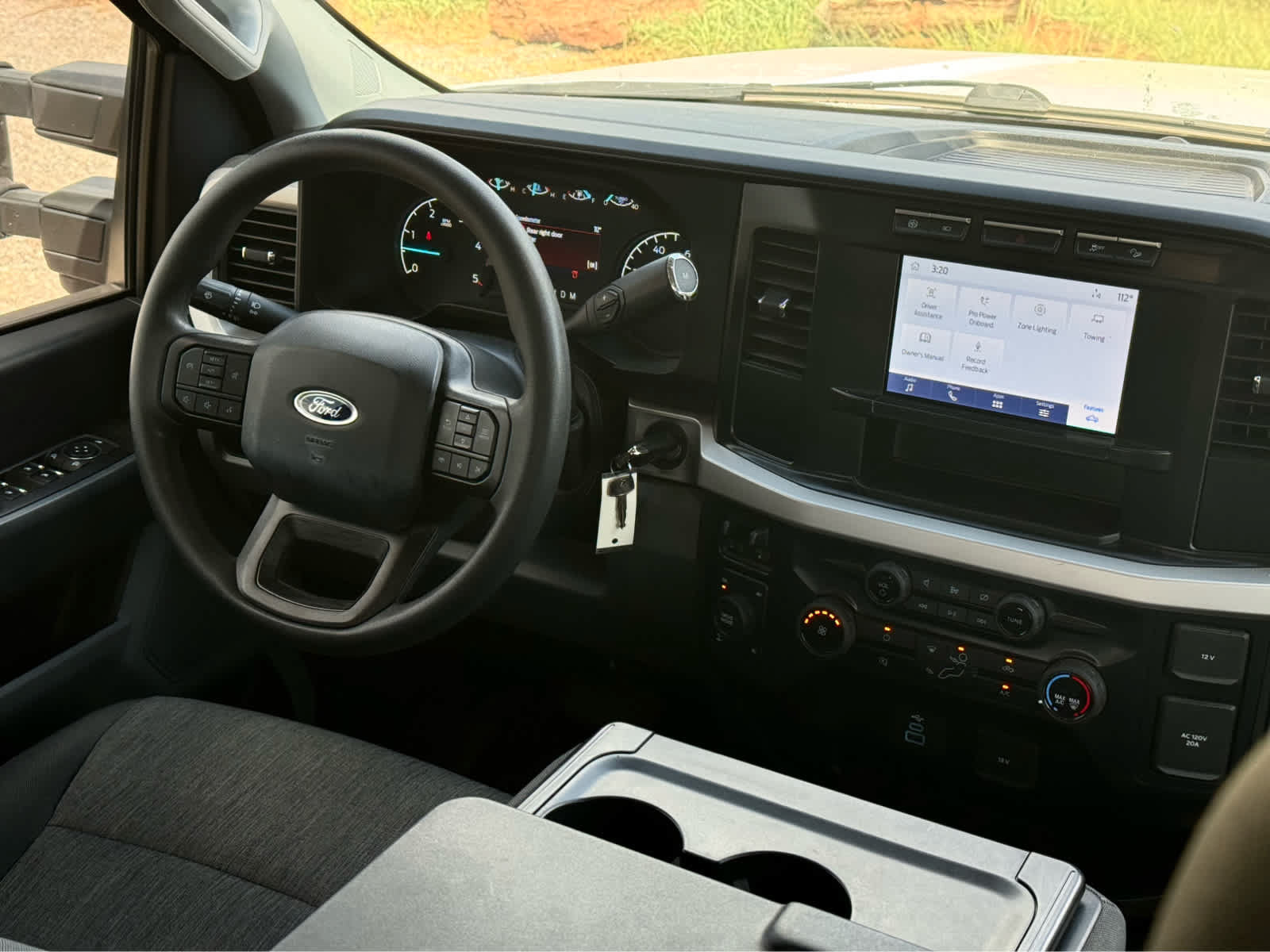 Used 2023 Ford F250 XL w/ STX Appearance Package AWD/4WD image 4