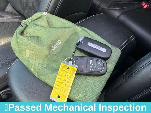 Used 2021 Jeep Cherokee Limited w/ Mopar Interior Package image 35