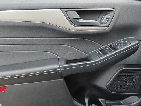 Used 2022 Ford Escape SE w/ Convenience Package image 12