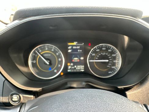 Used 2022 Subaru Crosstrek 2.5i Sport w/ Moonroof Package AWD/4WD image 2