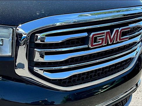 Used 2019 GMC Acadia SLT FWD image 32