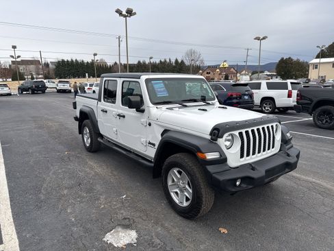 Used 2020 Jeep Gladiator Sport w/ Quick Order Package 24S image 9