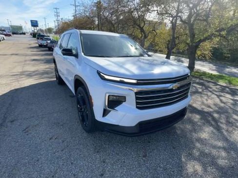 New 2026 Chevrolet Traverse LT w/ Driver Confidence Package image 4