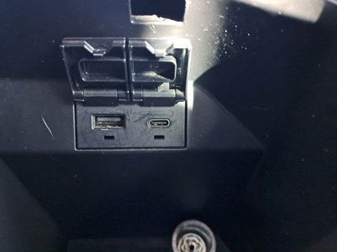 Used 2022 Toyota Camry LE image 25