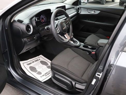 Used 2023 Kia Forte LXS image 9