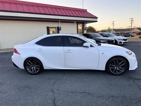 Used 2016 Lexus IS 200t image 4