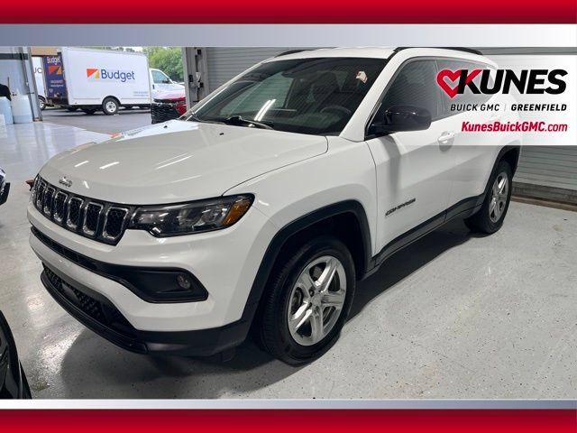 Used 2024 Jeep Compass Latitude AWD/4WD image 9