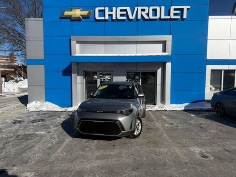 Used 2023 Kia Soul LX w/ LX Technology Package image 2