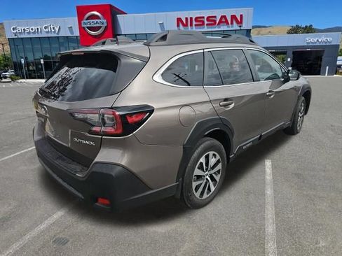 Used 2024 Subaru Outback Premium AWD/4WD image 8
