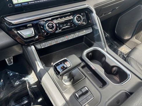Used 2024 GMC Sierra 1500 Denali image 29