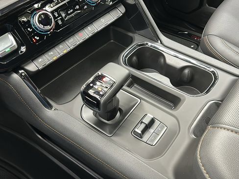 Used 2025 GMC Sierra 1500 AT4 w/ AT4 Premium Package image 25