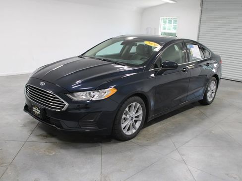 Used 2020 Ford Fusion SE FWD image 5