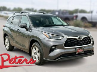Used 2023 Toyota Highlander LE video 1