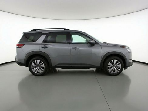 Used 2025 Nissan Pathfinder SV AWD/4WD image 11