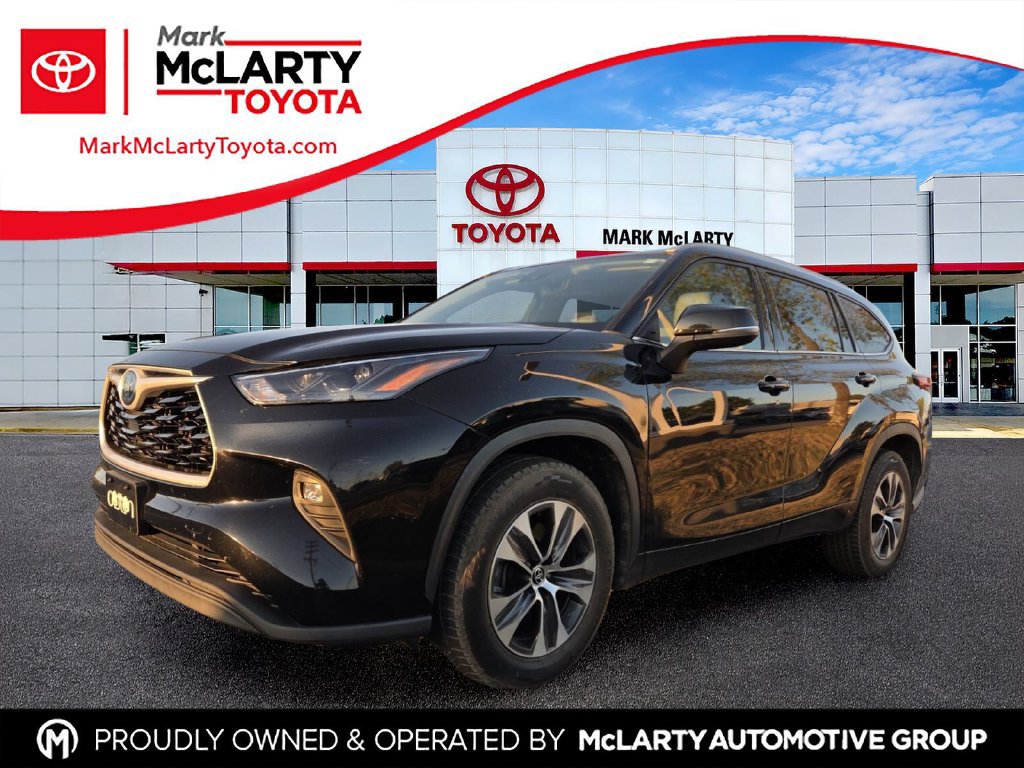 Used 2022 Toyota Highlander XLE FWD 360° Tour
