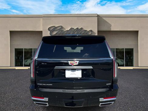 New 2026 Cadillac Escalade ESV Platinum Luxury w/ LPO, Floor Liner Package AWD/4WD image 4