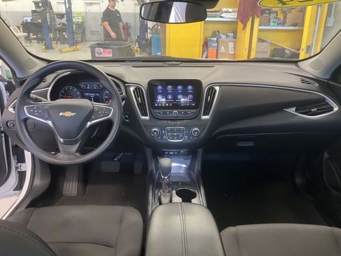 Used 2024 Chevrolet Malibu LT image 15