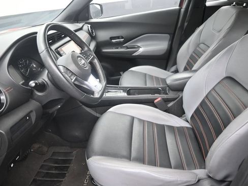 Used 2023 Nissan Kicks SR w/ SR Premium Package FWD image 12