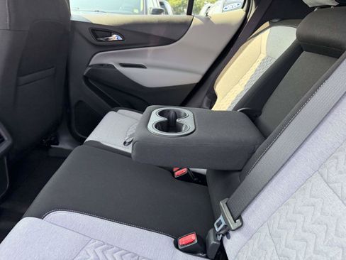 Used 2023 Chevrolet Equinox LS w/ LS Convenience Package AWD/4WD image 12