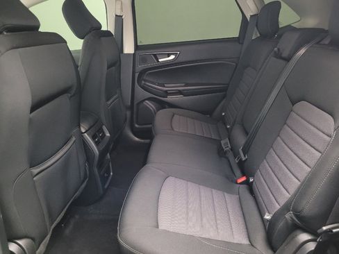 Used 2023 Ford Edge SE w/ Black Appearance Package image 18