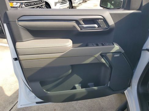 Used 2025 Chevrolet Silverado 1500 ZR2 image 13